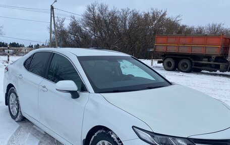 Toyota Camry, 2021 год, 3 250 000 рублей, 2 фотография