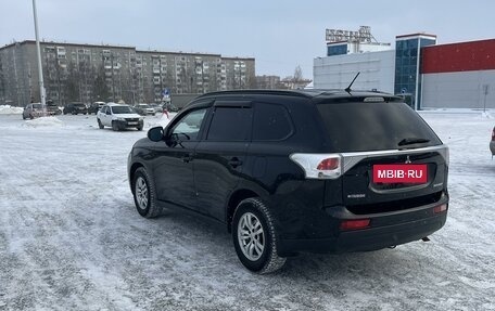 Mitsubishi Outlander III рестайлинг 3, 2013 год, 1 430 000 рублей, 5 фотография