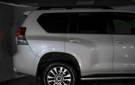 Toyota Land Cruiser Prado 150 рестайлинг 2, 2011 год, 2 295 000 рублей, 29 фотография