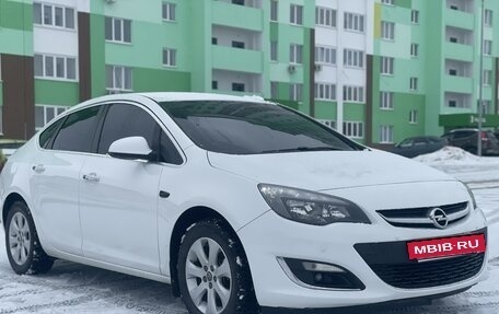 Opel Astra J, 2014 год, 1 250 000 рублей, 4 фотография