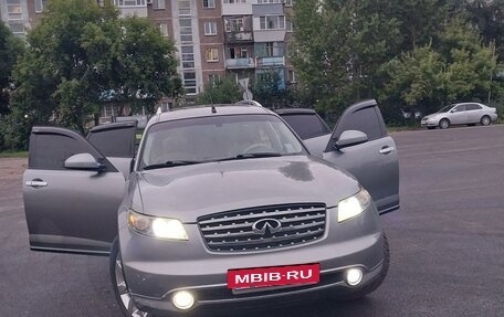 Infiniti FX I, 2005 год, 850 000 рублей, 3 фотография