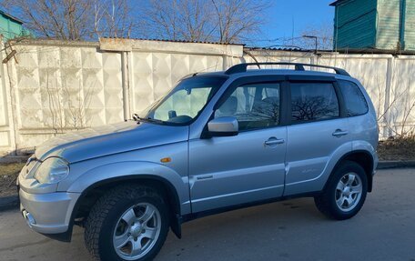 Chevrolet Niva I рестайлинг, 2010 год, 530 000 рублей, 2 фотография