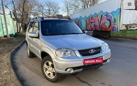 Chevrolet Niva I рестайлинг, 2010 год, 530 000 рублей, 3 фотография