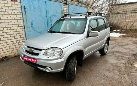 Chevrolet Niva I рестайлинг, 2011 год, 650 000 рублей, 2 фотография