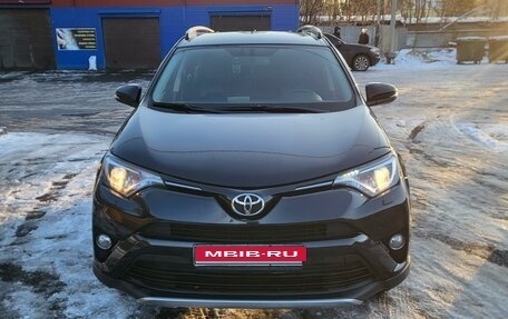 Toyota RAV4, 2016 год, 2 210 000 рублей, 2 фотография