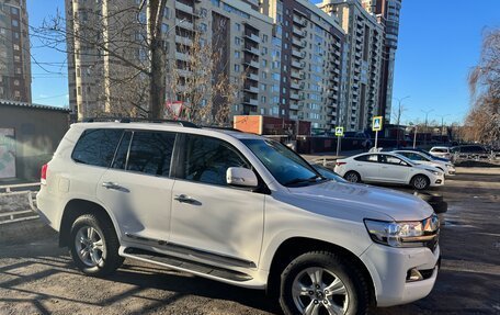 Toyota Land Cruiser 200, 2016 год, 6 200 000 рублей, 2 фотография