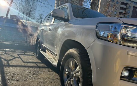 Toyota Land Cruiser 200, 2016 год, 6 200 000 рублей, 7 фотография