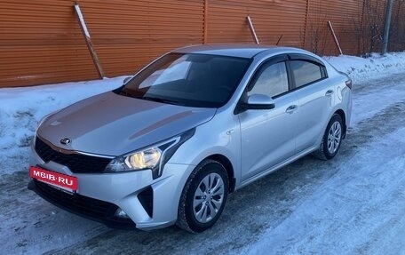 KIA Rio IV, 2020 год, 1 800 000 рублей, 2 фотография