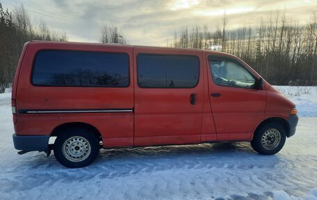 Toyota HiAce, 1999 год, 900 000 рублей, 5 фотография