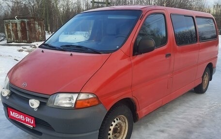 Toyota HiAce, 1999 год, 900 000 рублей, 2 фотография