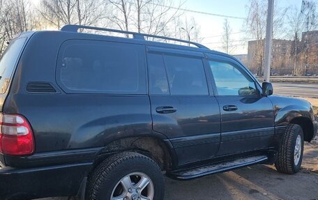 Toyota Land Cruiser 100 рестайлинг 2, 2004 год, 1 590 000 рублей, 2 фотография