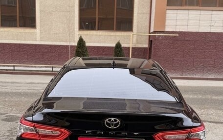 Toyota Camry, 2019 год, 3 380 000 рублей, 6 фотография