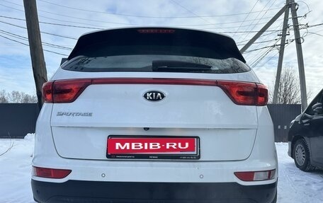 KIA Sportage IV рестайлинг, 2017 год, 2 300 000 рублей, 6 фотография