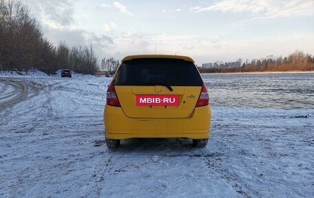 Honda Fit III, 2002 год, 400 000 рублей, 17 фотография