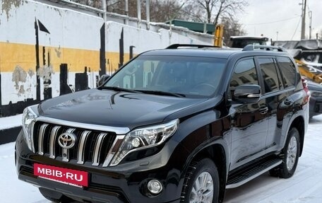 Toyota Land Cruiser Prado 150 рестайлинг 2, 2017 год, 5 800 000 рублей, 2 фотография