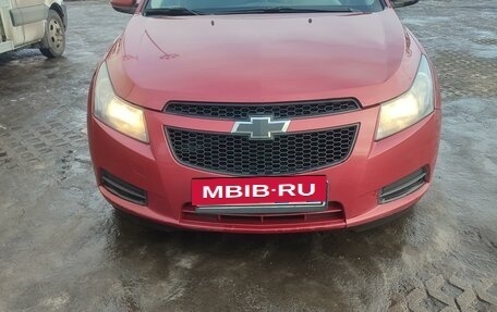 Chevrolet Cruze II, 2010 год, 655 000 рублей, 3 фотография