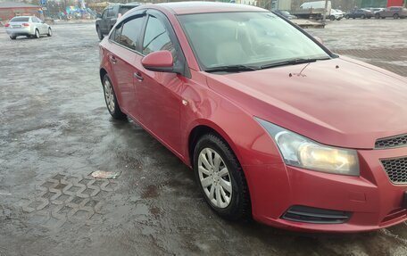 Chevrolet Cruze II, 2010 год, 655 000 рублей, 10 фотография