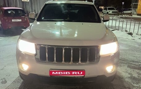 Jeep Grand Cherokee, 2012 год, 1 800 000 рублей, 2 фотография