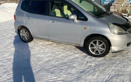 Honda Fit III, 2005 год, 585 000 рублей, 2 фотография