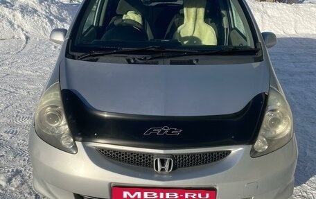 Honda Fit III, 2005 год, 585 000 рублей, 4 фотография