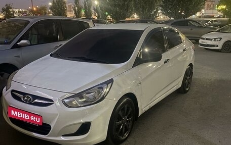 Hyundai Solaris II рестайлинг, 2012 год, 840 000 рублей, 2 фотография