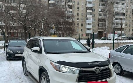 Toyota Highlander III, 2014 год, 3 170 000 рублей, 3 фотография