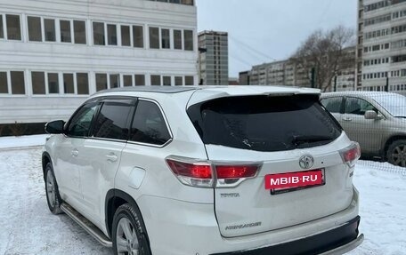 Toyota Highlander III, 2014 год, 3 170 000 рублей, 10 фотография