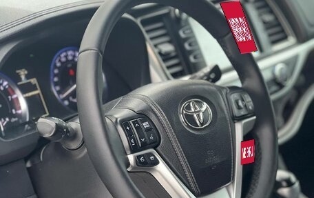 Toyota Highlander III, 2014 год, 3 170 000 рублей, 9 фотография