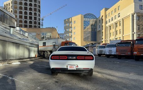 Dodge Challenger III рестайлинг 2, 2021 год, 4 550 000 рублей, 7 фотография