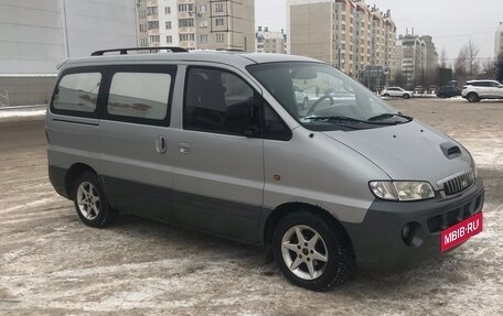 Hyundai Starex I рестайлинг, 2003 год, 580 000 рублей, 2 фотография