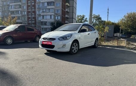 Hyundai Solaris II рестайлинг, 2013 год, 750 000 рублей, 1 фотография