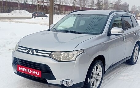 Mitsubishi Outlander III рестайлинг 3, 2012 год, 1 175 000 рублей, 5 фотография