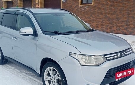 Mitsubishi Outlander III рестайлинг 3, 2012 год, 1 175 000 рублей, 17 фотография