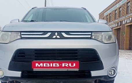 Mitsubishi Outlander III рестайлинг 3, 2012 год, 1 175 000 рублей, 18 фотография