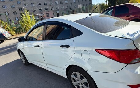 Hyundai Solaris II рестайлинг, 2013 год, 750 000 рублей, 2 фотография