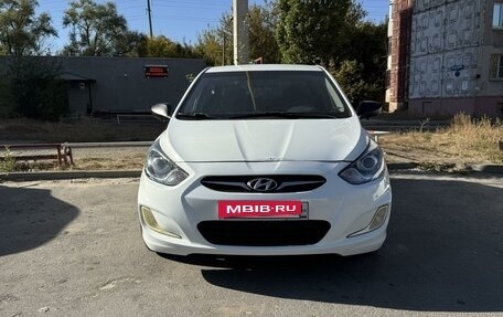 Hyundai Solaris II рестайлинг, 2013 год, 750 000 рублей, 5 фотография