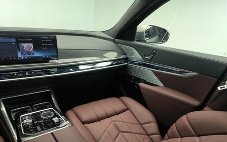 BMW 7 серия, 2024 год, 29 000 000 рублей, 12 фотография