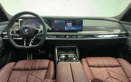 BMW 7 серия, 2024 год, 29 000 000 рублей, 11 фотография