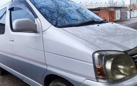 Toyota Regius, 2001 год, 1 300 000 рублей, 13 фотография