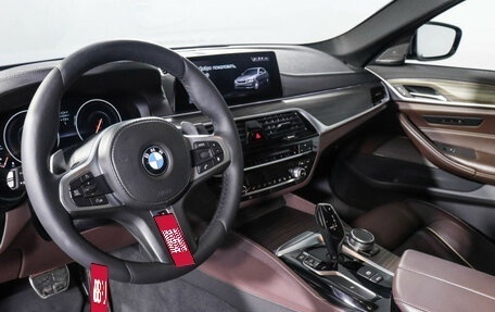 BMW 5 серия, 2019 год, 5 750 000 рублей, 14 фотография