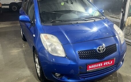 Toyota Yaris III рестайлинг, 2008 год, 570 000 рублей, 1 фотография