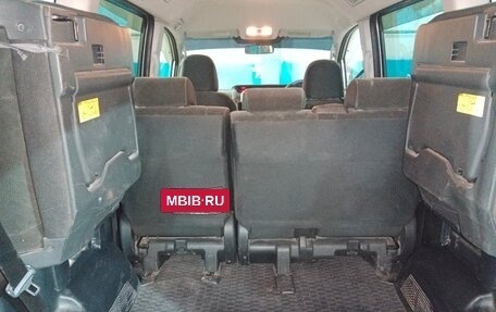 Toyota Noah III, 2010 год, 1 750 000 рублей, 13 фотография