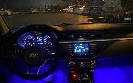 KIA Rio IV, 2017 год, 880 000 рублей, 8 фотография