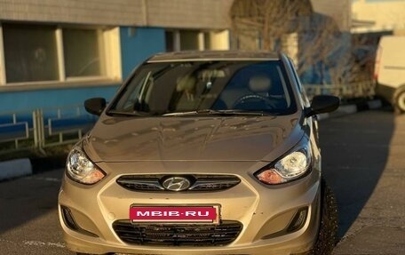 Hyundai Solaris II рестайлинг, 2012 год, 900 000 рублей, 2 фотография