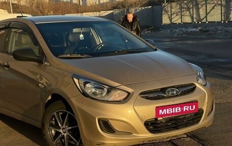 Hyundai Solaris II рестайлинг, 2012 год, 900 000 рублей, 7 фотография