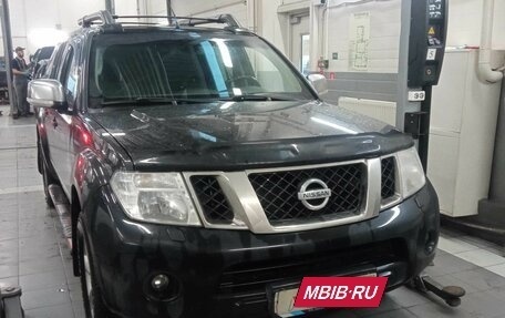 Nissan Navara (Frontier), 2014 год, 1 680 000 рублей, 2 фотография