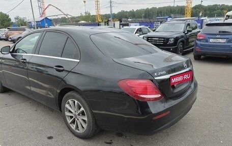 Mercedes-Benz E-Класс, 2019 год, 2 800 000 рублей, 5 фотография