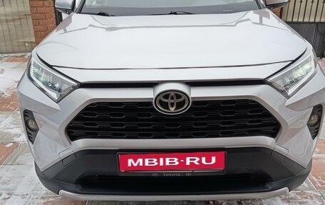 Toyota RAV4, 2020 год, 3 700 000 рублей, 4 фотография