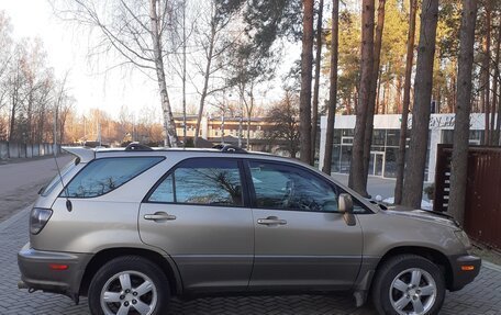 Lexus RX IV рестайлинг, 2000 год, 800 000 рублей, 2 фотография