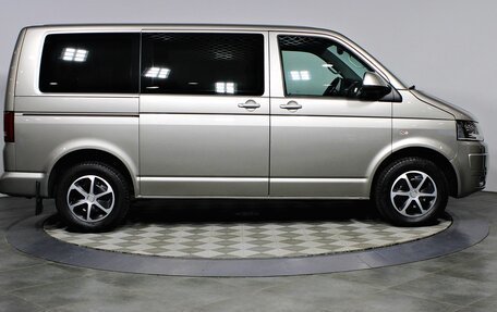 Volkswagen Caravelle T5, 2012 год, 1 997 000 рублей, 4 фотография